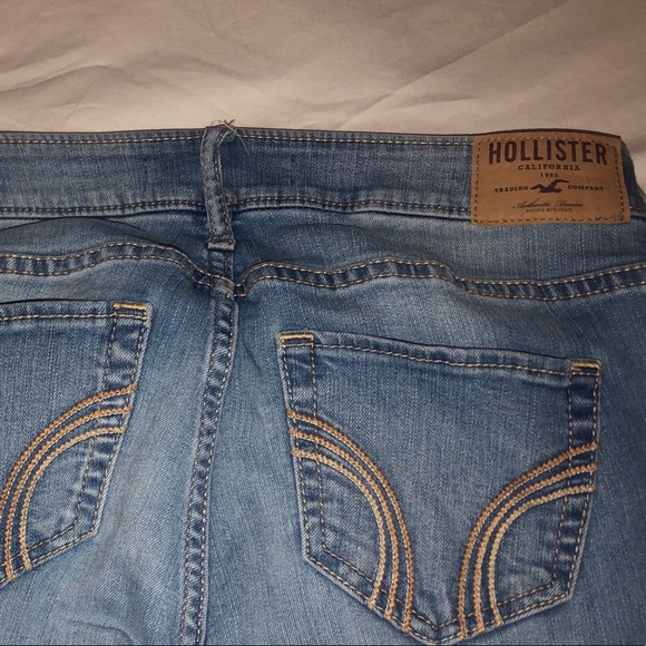 Hollister Light Ripped Jeans *OPEN TO OFFERS* - Picture 5 of 6